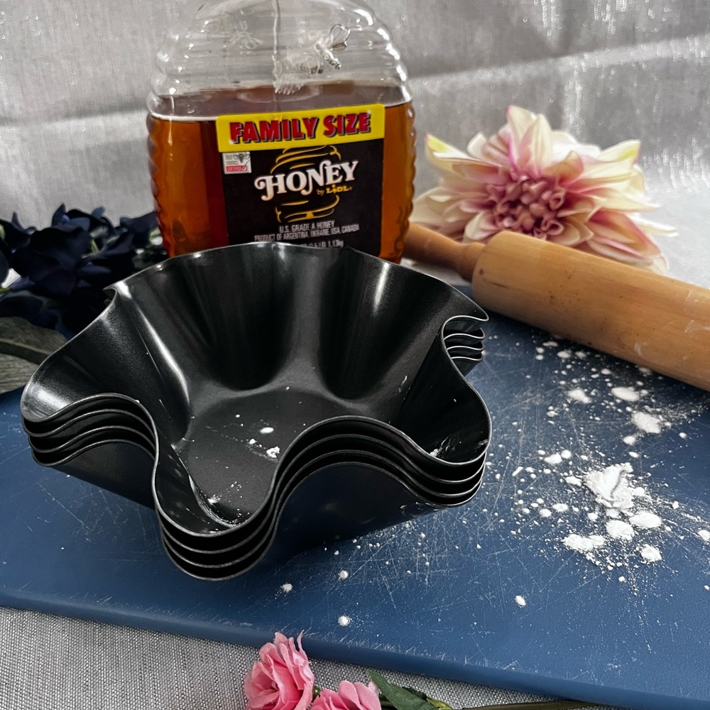 Black Wavy Edge Bowls Set